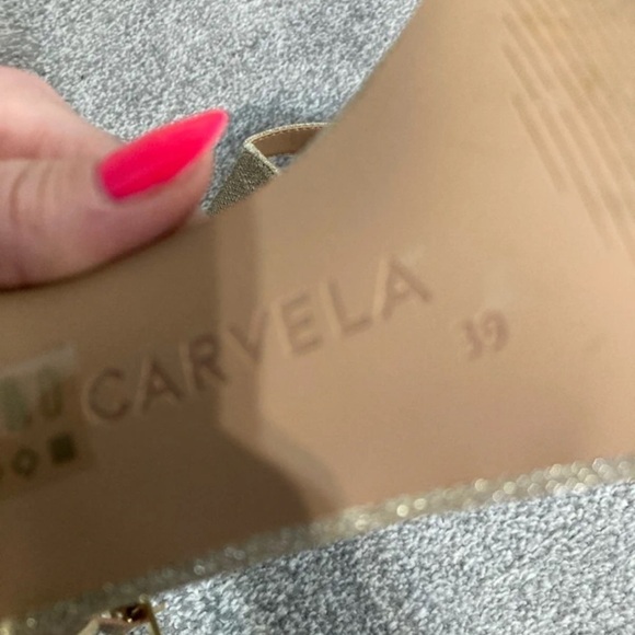 Carvela Elegant Gold Heels - Picture 5 of 6